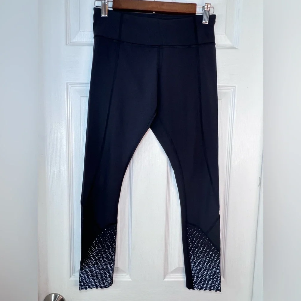 Lululemon Women's Black Leggings Size‎ 6